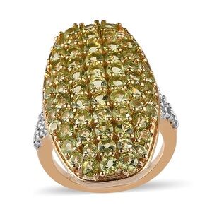 Peridot and Natural White Zircon
Elongated Ring in Vermeil 🆕 Size 7